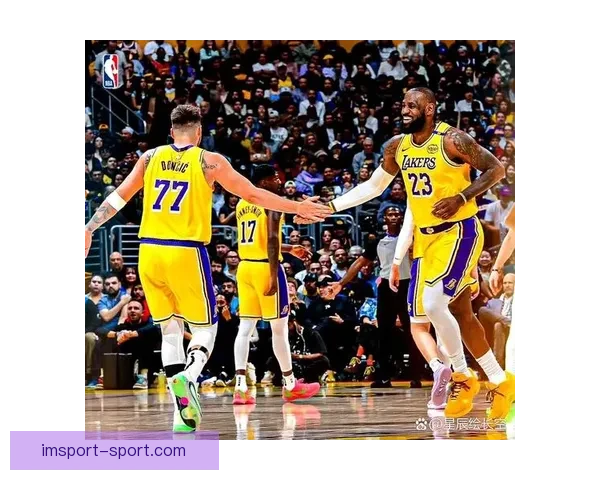 湖人伤病连击东契奇与里夫斯 詹姆斯迎来展现传奇实力的关键时刻